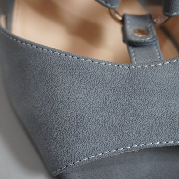 Liz Clairborne Refined Comfort gray blue strappy sandal chunky heel Size… - Picture 3 of 13